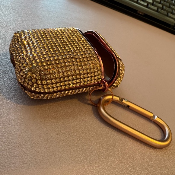 Rose gold AirPods Case with Clip - Picture 2 of 4